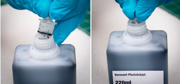 To reseal the bottle after use, please re-insert the silicone plug by pushing it straight down into the bottle.